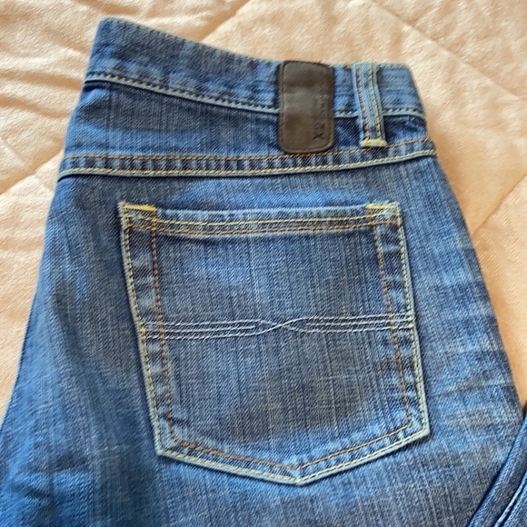 Denim laboratory flare leg Jean - Picture 6 of 10
